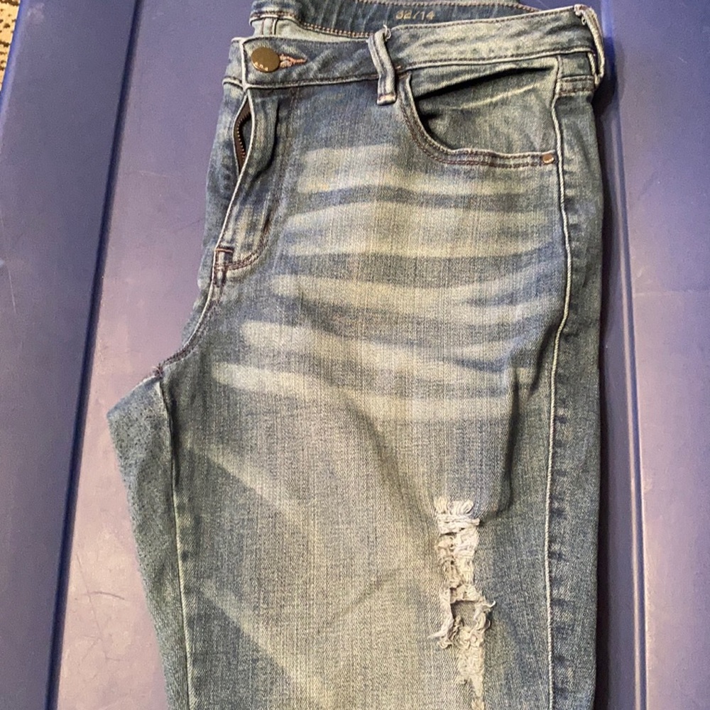 ANA Skinny Jeans